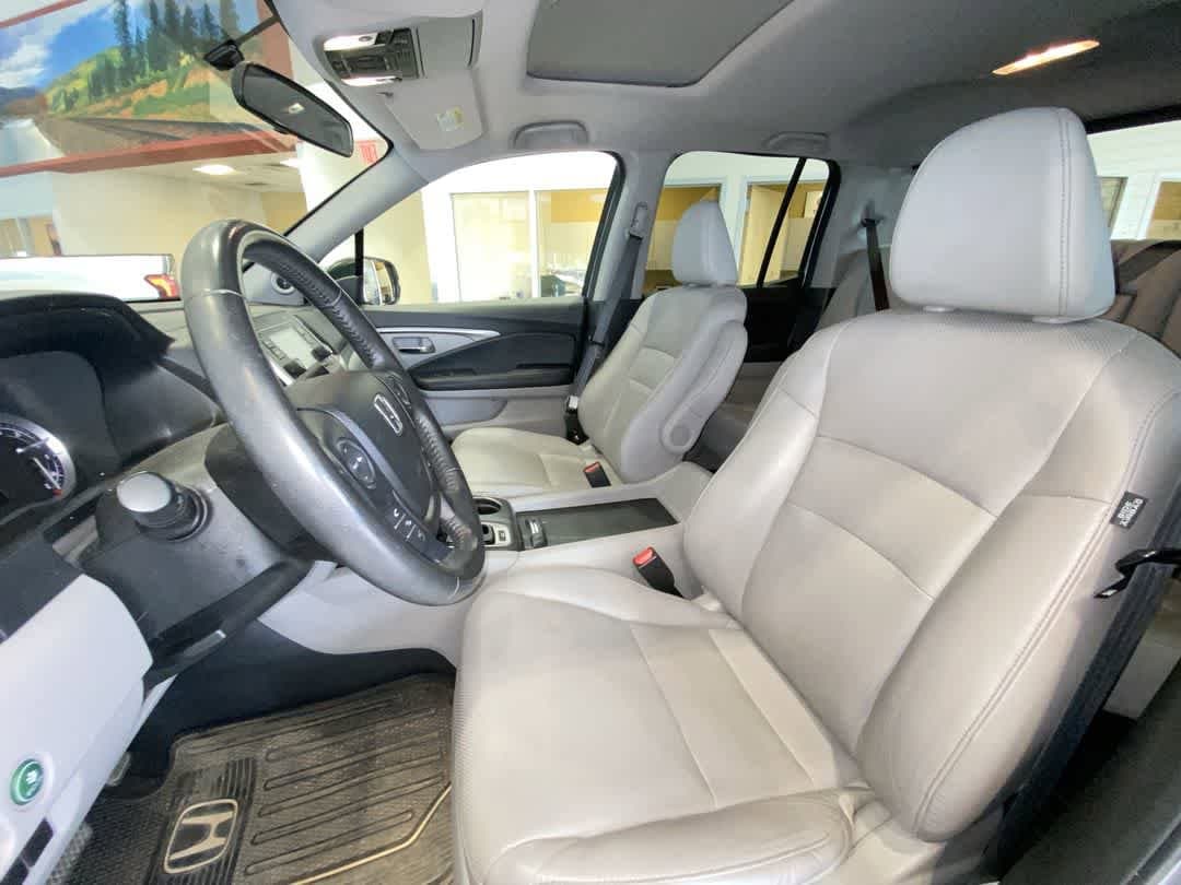 Thumbnail: 2019 Honda Ridgeline - 13