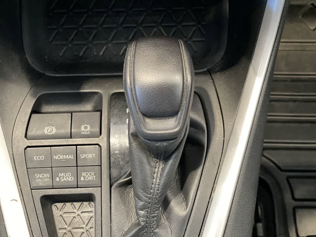 Thumbnail: 2020 Toyota RAV4 - 21