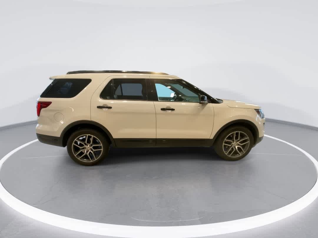Thumbnail: 2019 Ford Explorer - 9