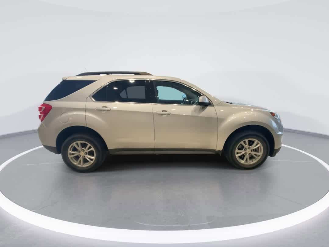 Thumbnail: 2017 Chevrolet Equinox - 9