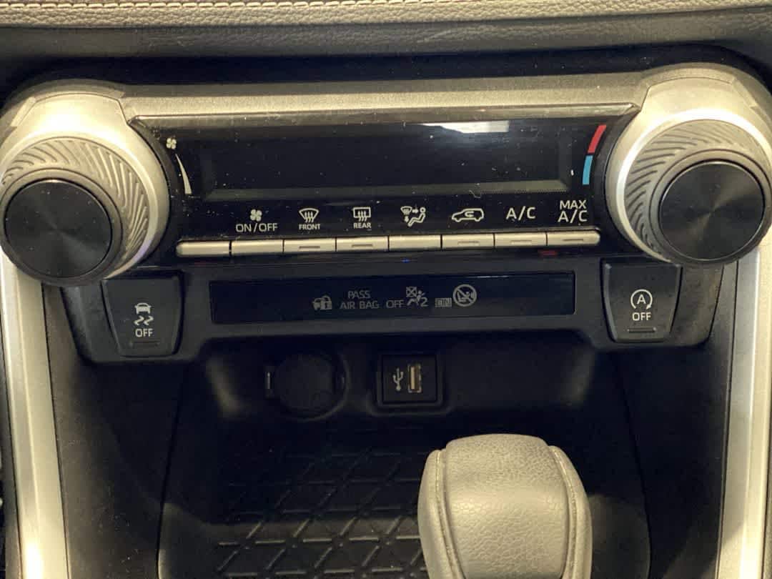 Thumbnail: 2024 Toyota RAV4 - 21