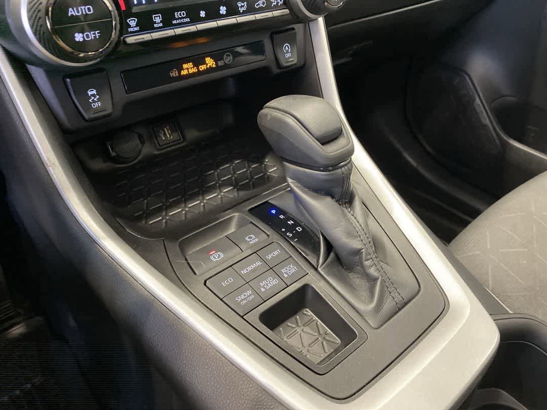 Thumbnail: 2025 Toyota RAV4 - 19