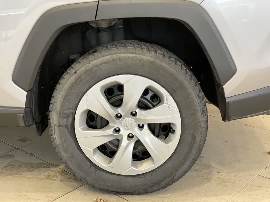 Thumbnail: 2020 Toyota RAV4 - 13