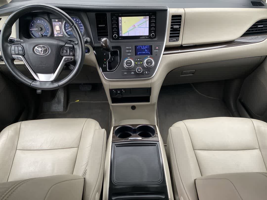 Thumbnail: 2020 Toyota Sienna - 21