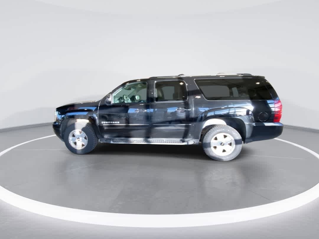 Thumbnail: 2013 Chevrolet Suburban - 5