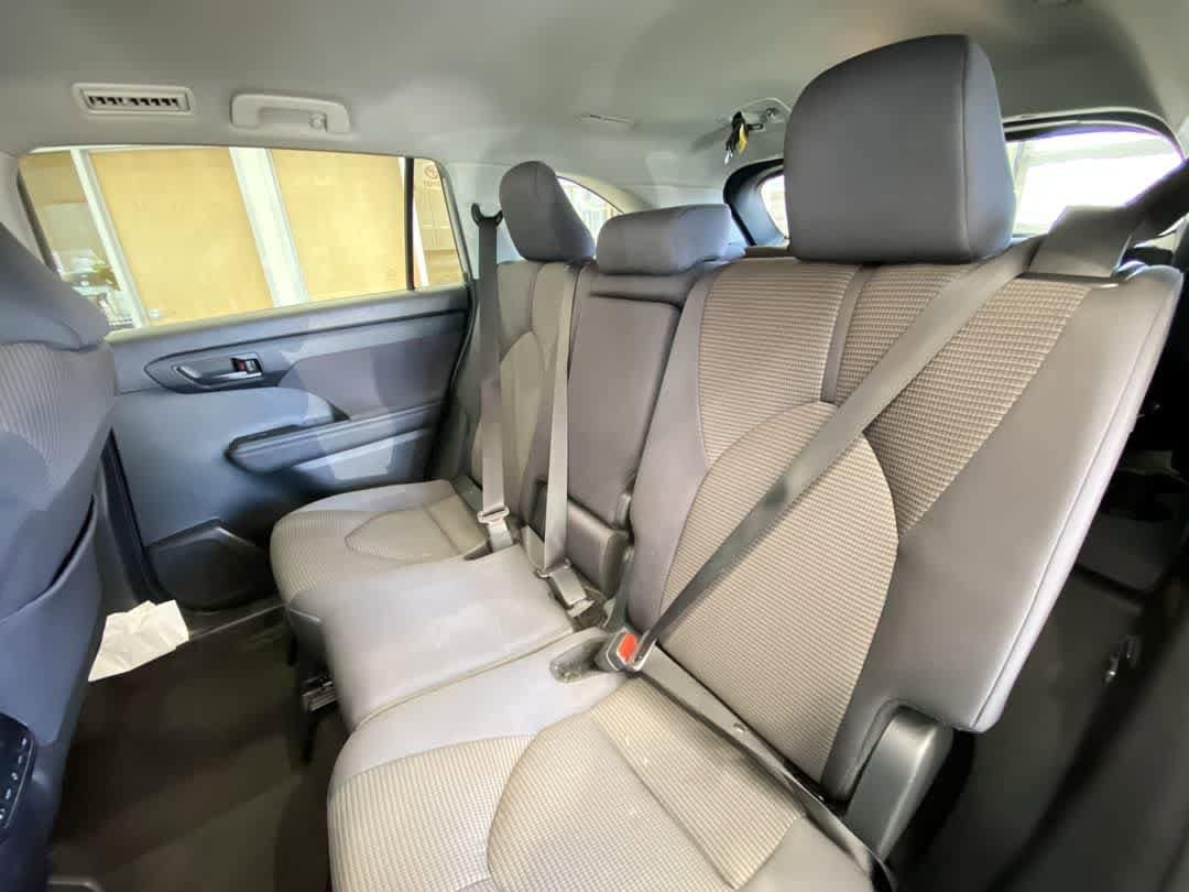 Thumbnail: 2024 Toyota Highlander - 24