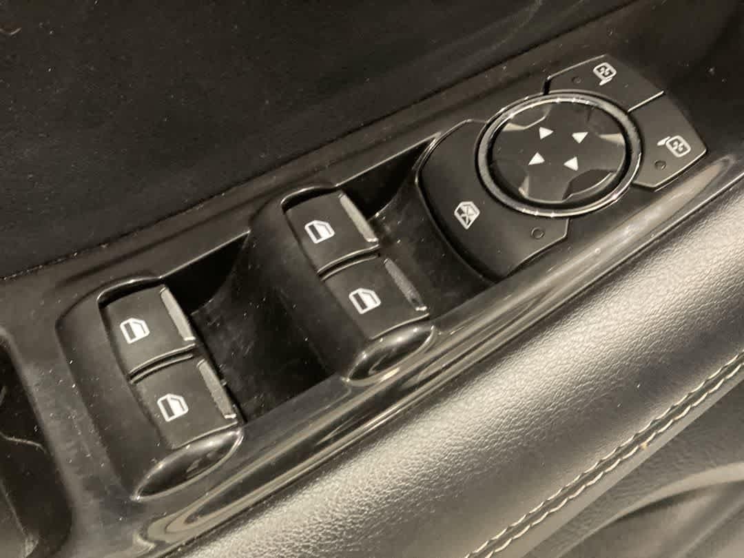 Thumbnail: 2017 Ford Edge - 15