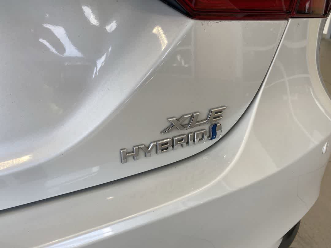 Thumbnail: 2021 Toyota Camry - 11