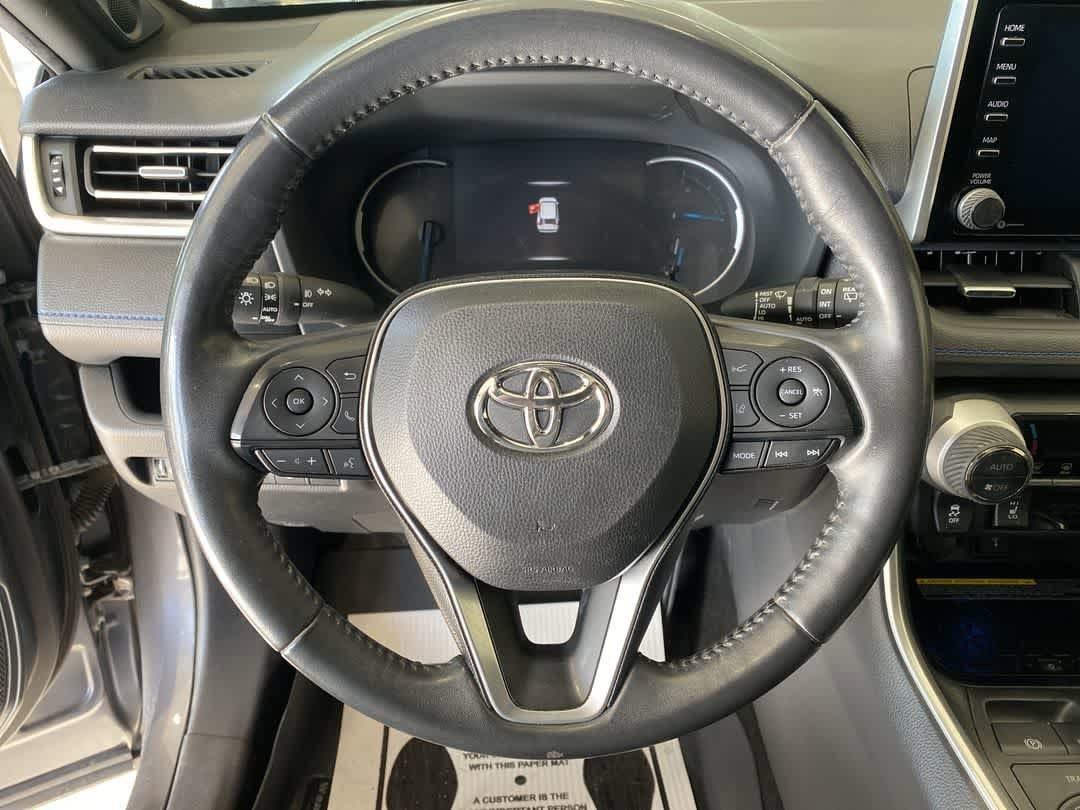 Thumbnail: 2020 Toyota RAV4 - 17