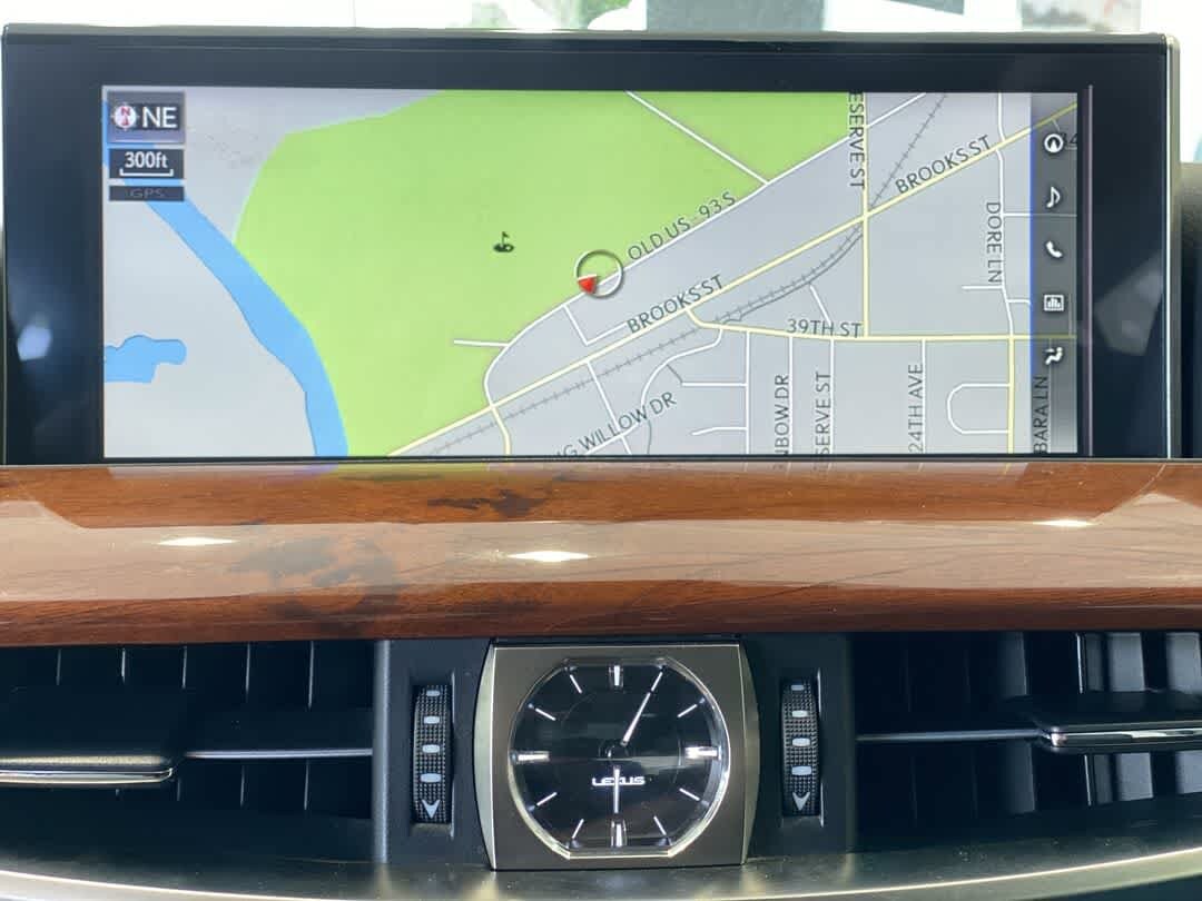 2017 Lexus LX 570 - Photo 20