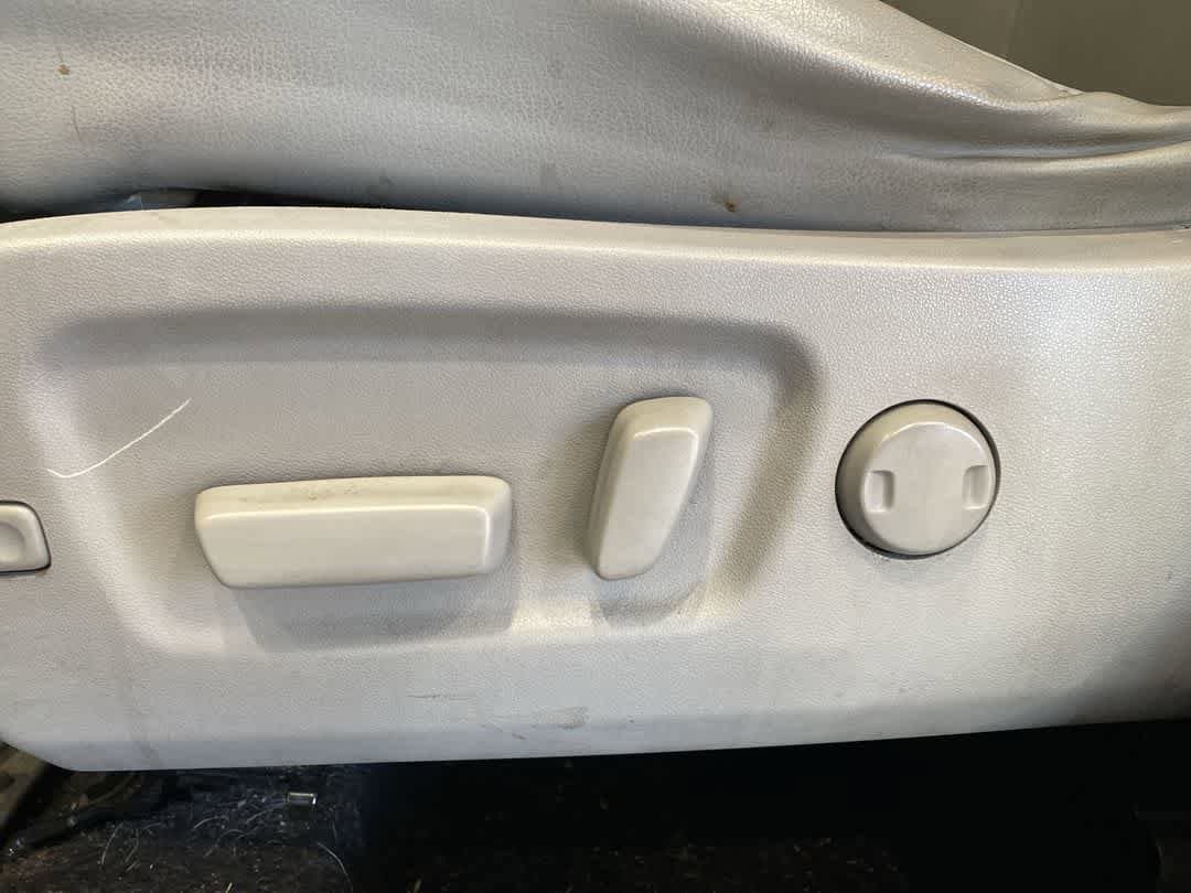 Thumbnail: 2015 Toyota Highlander - 12