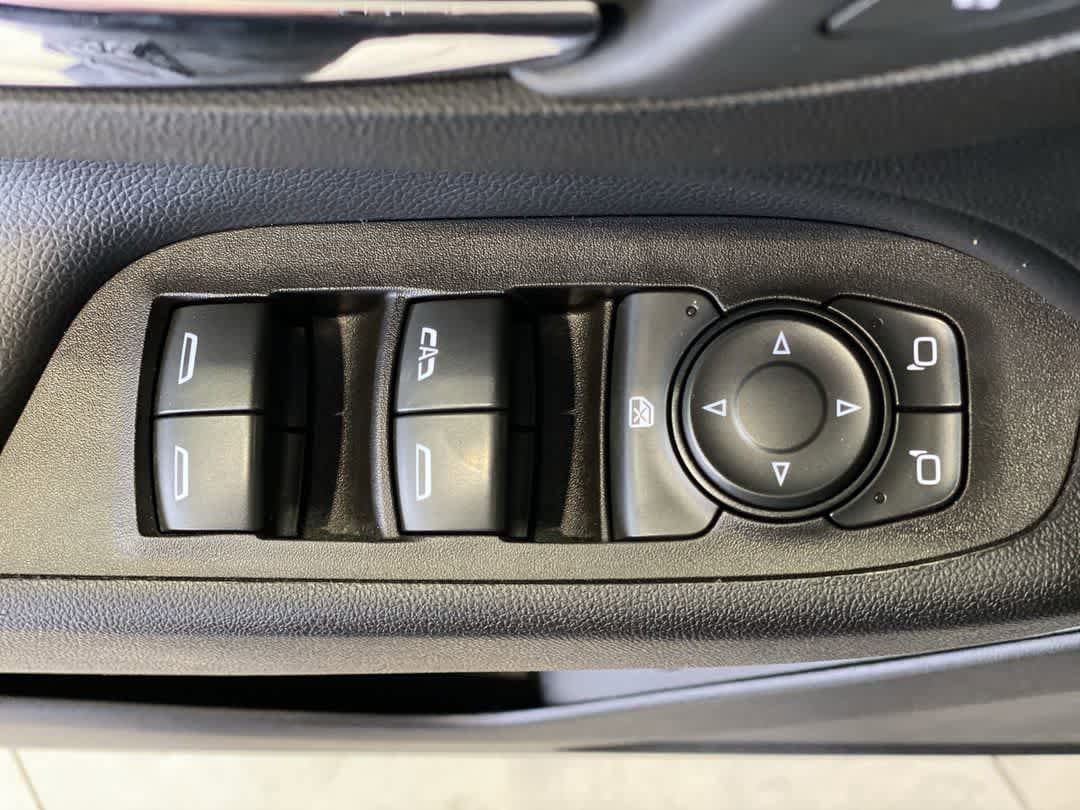 Thumbnail: 2020 Chevrolet Equinox - 16