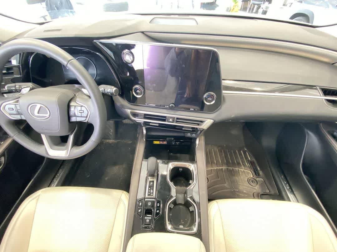 Thumbnail: 2023 Lexus RX - 22