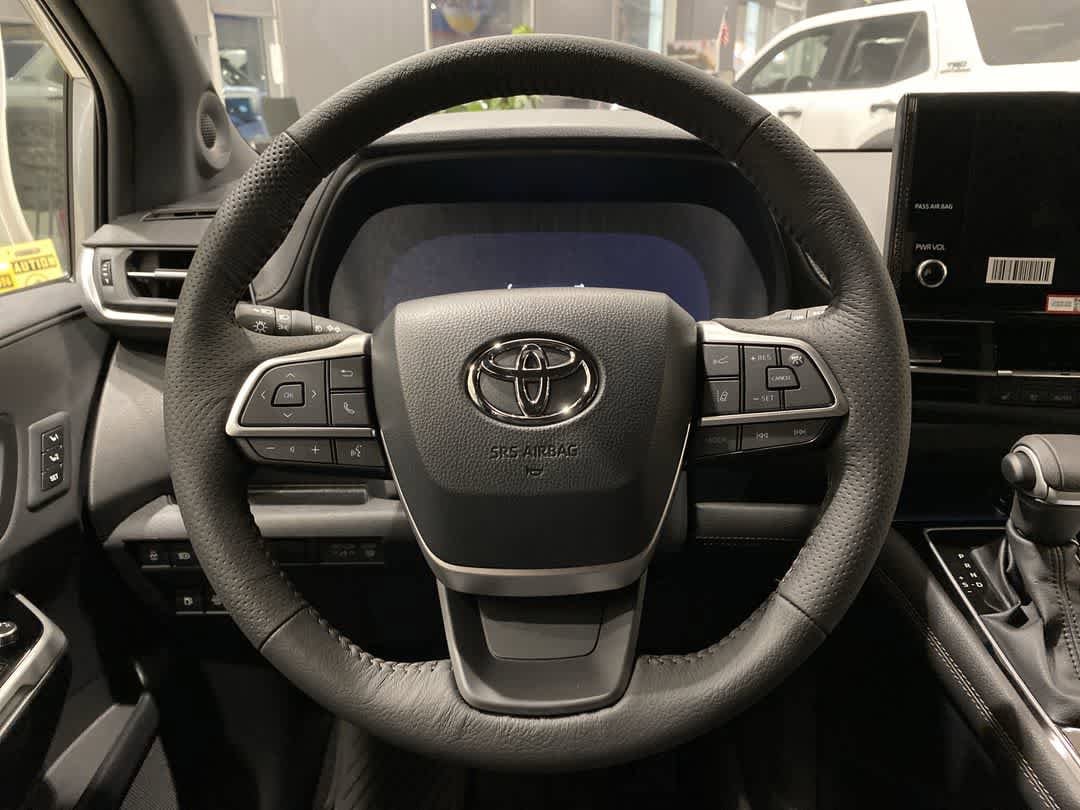 Thumbnail: 2025 Toyota Sienna - 16
