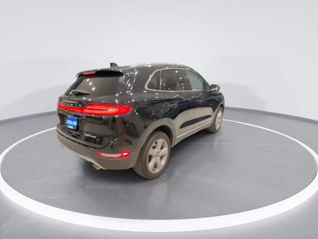 Thumbnail: 2017 Lincoln MKC - 8