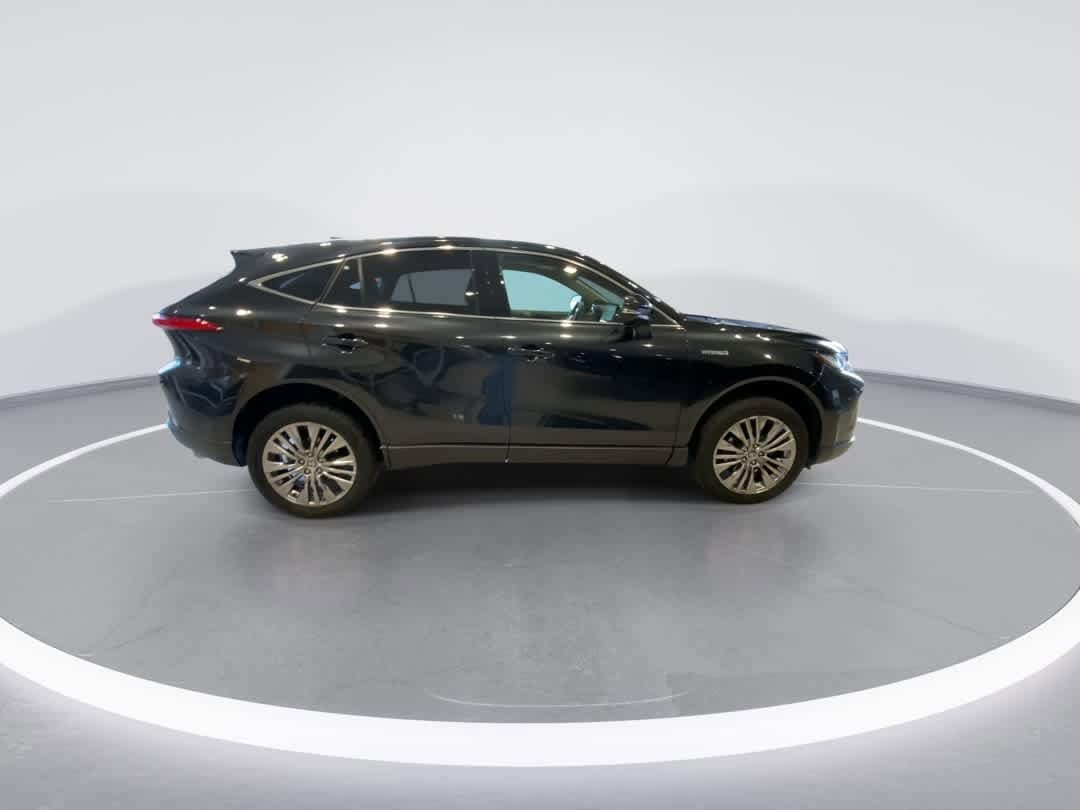 Thumbnail: 2021 Toyota Venza - 9