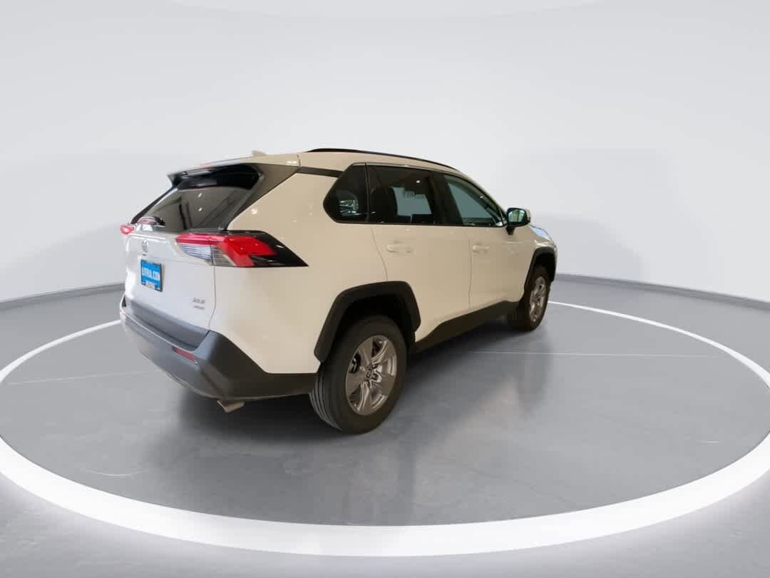 Thumbnail: 2025 Toyota RAV4 - 8