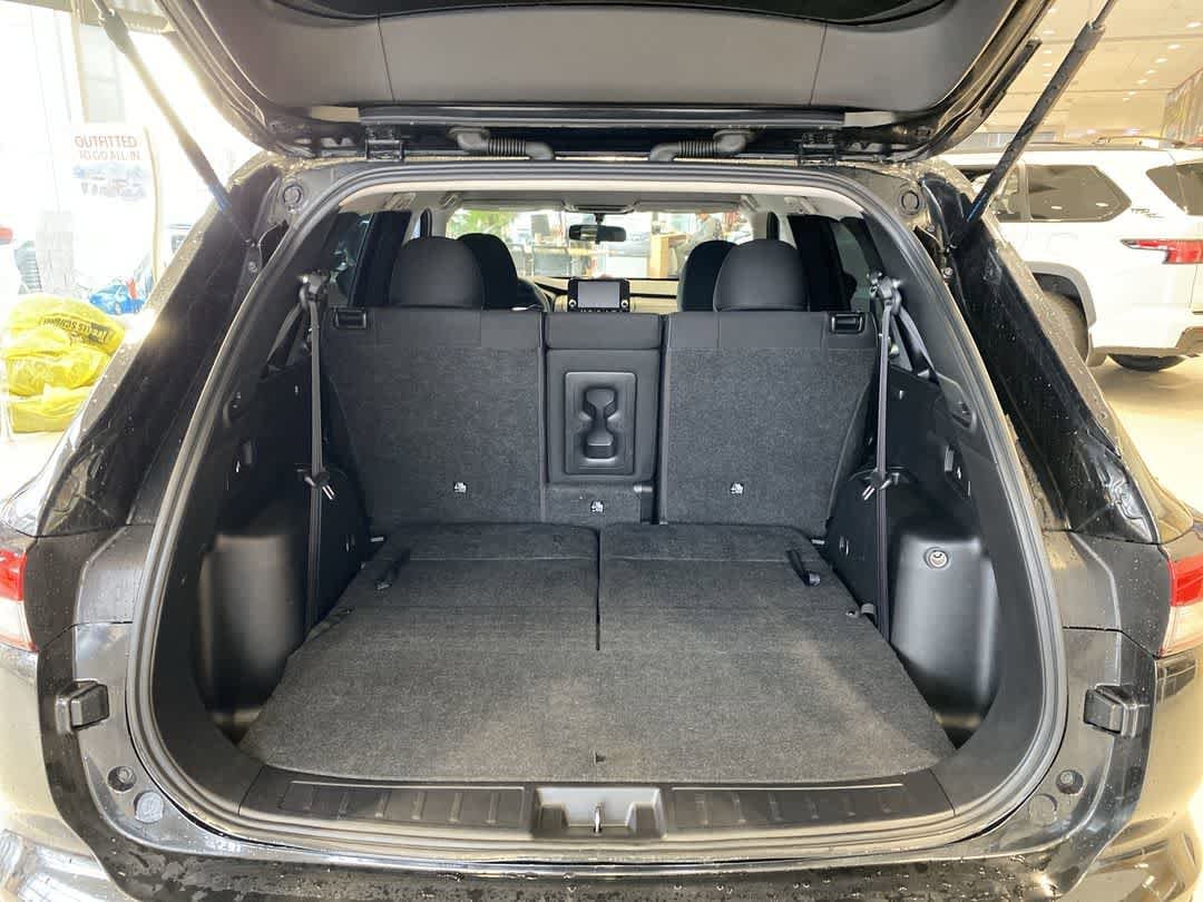 Thumbnail: 2022 Mitsubishi Outlander - 23