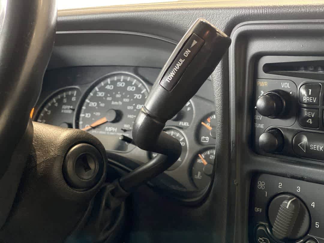 Thumbnail: 2002 Chevrolet Tahoe - 21