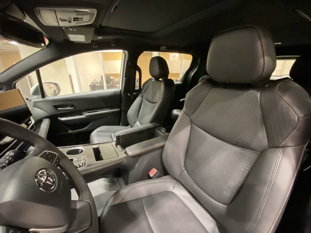 Thumbnail: 2026 Toyota Sienna - 14