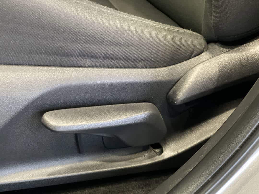 Thumbnail: 2023 Toyota RAV4 - 15