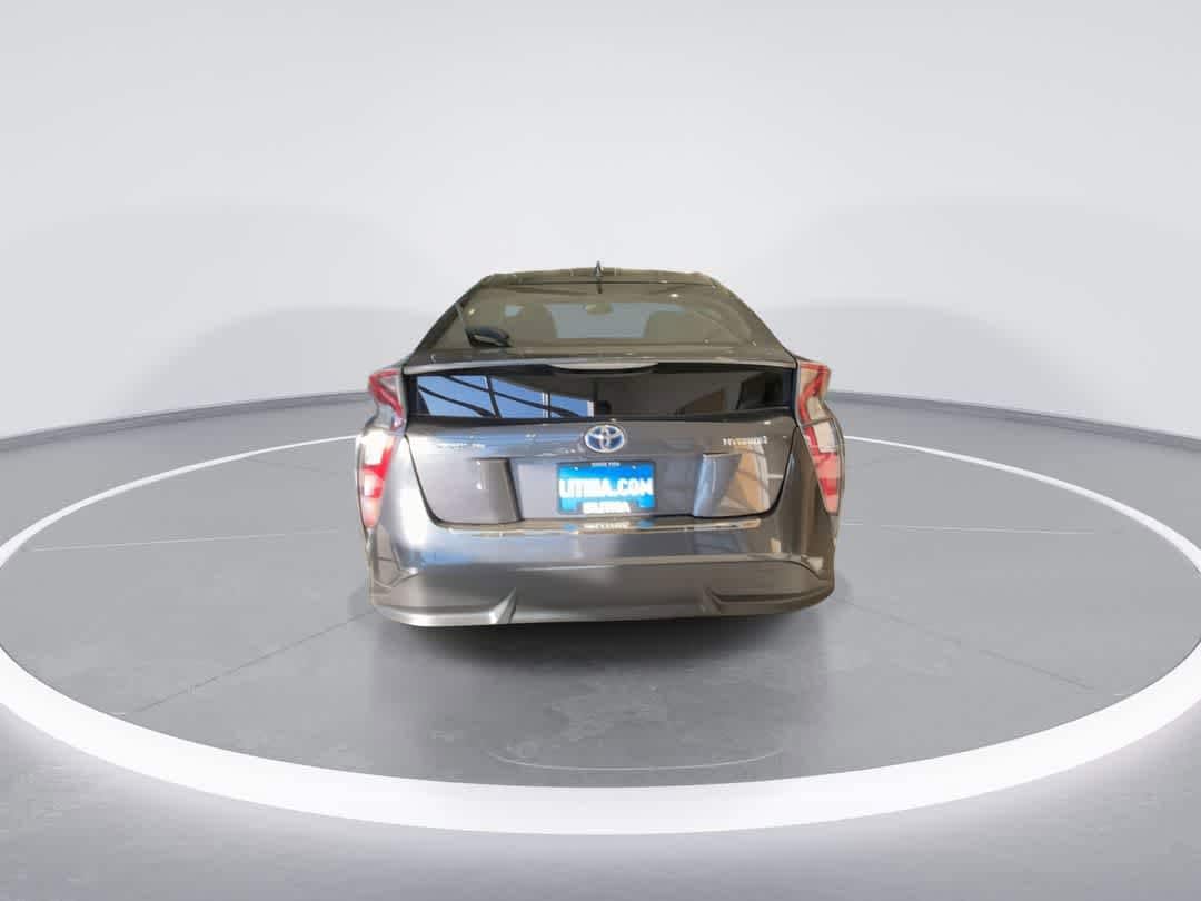 2016 Toyota Prius Three Touring 7