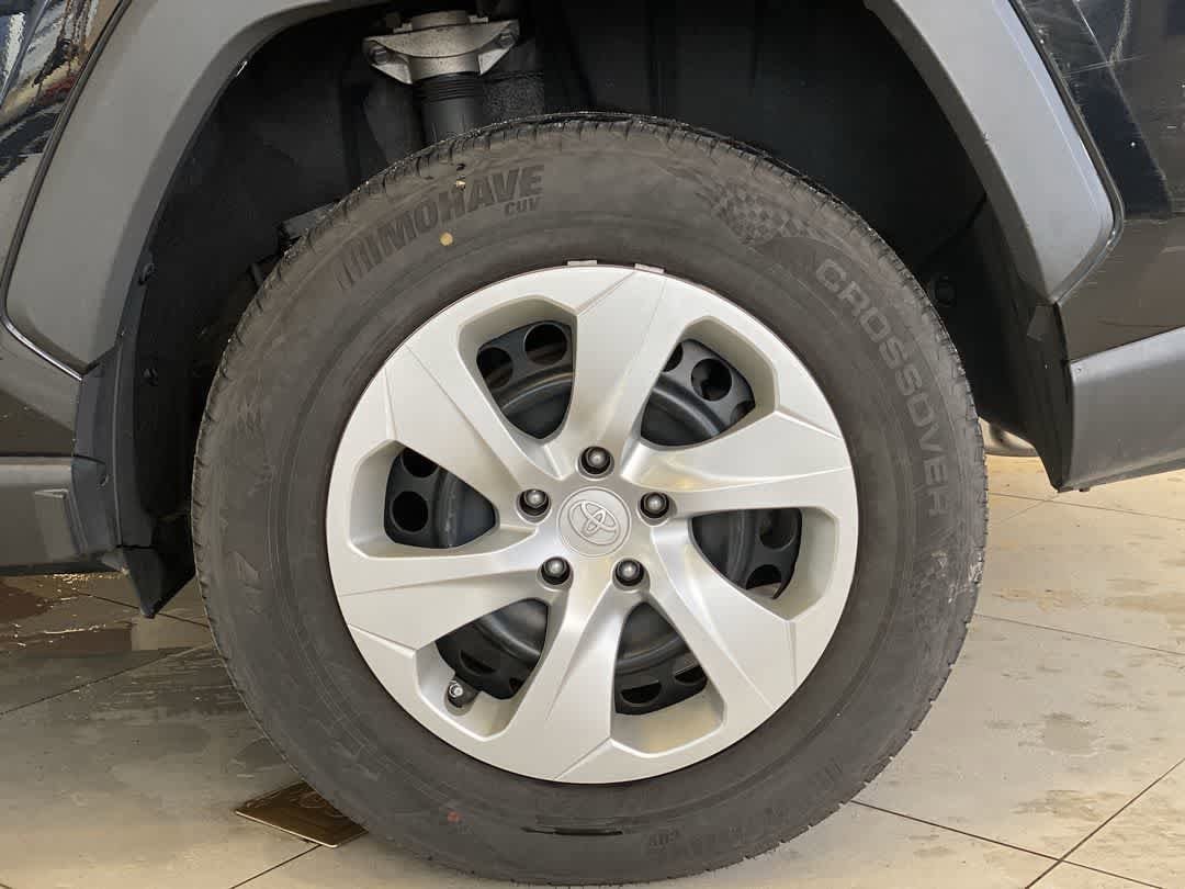 Thumbnail: 2021 Toyota RAV4 - 13