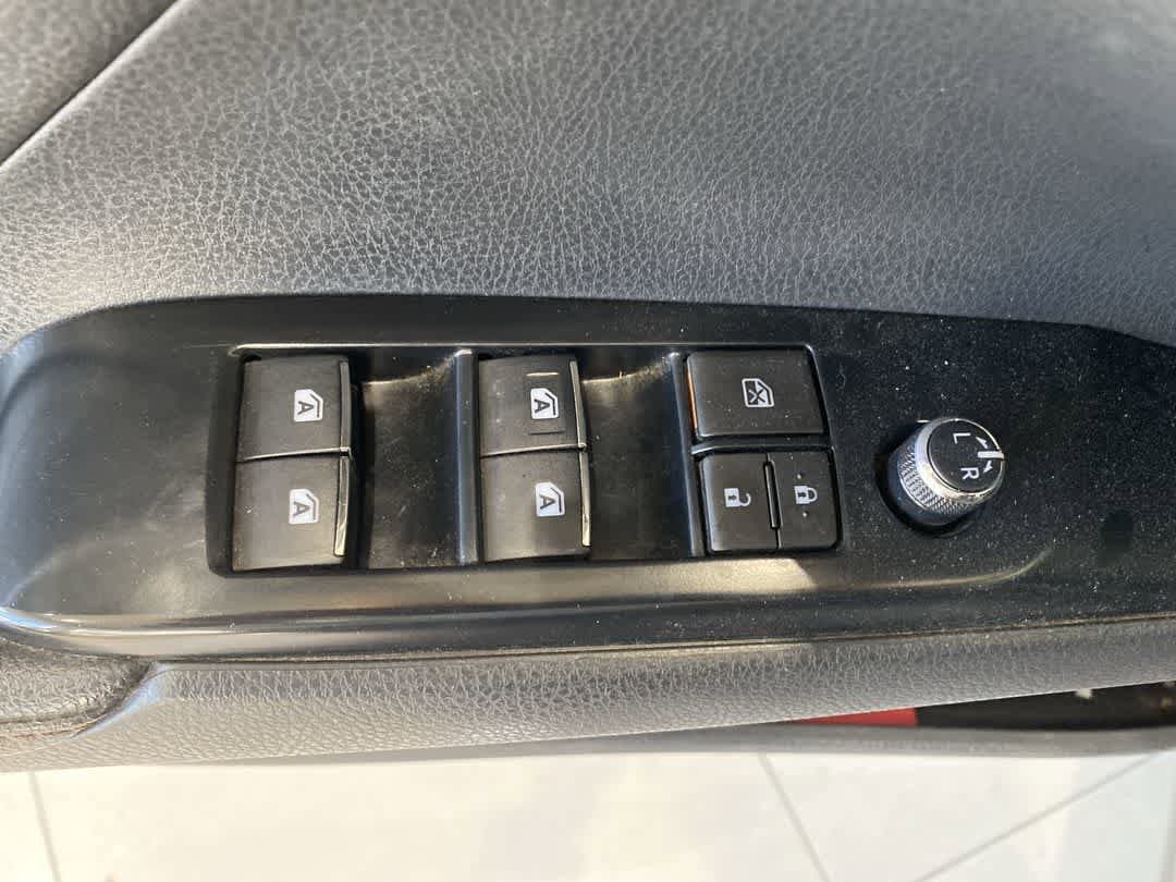 Thumbnail: 2018 Toyota Camry - 15