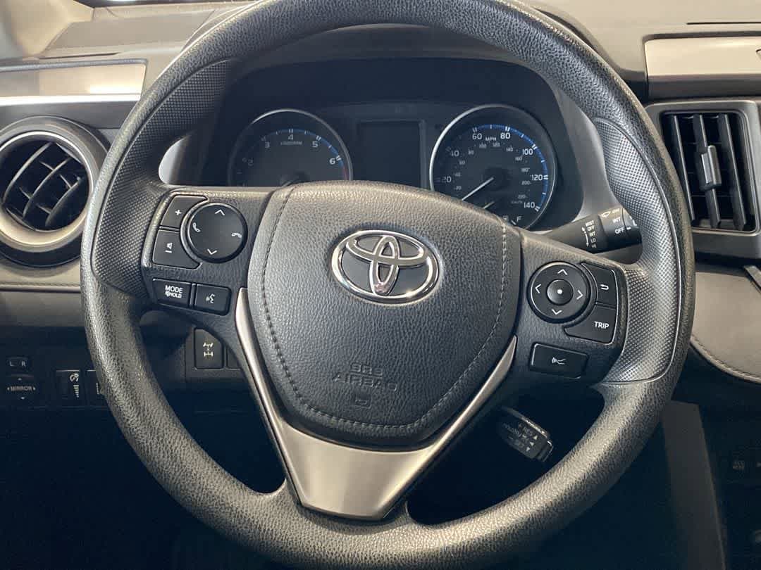 Thumbnail: 2018 Toyota RAV4 - 17