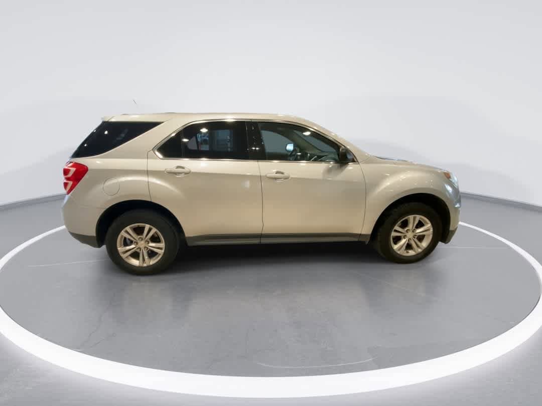 Thumbnail: 2016 Chevrolet Equinox - 9