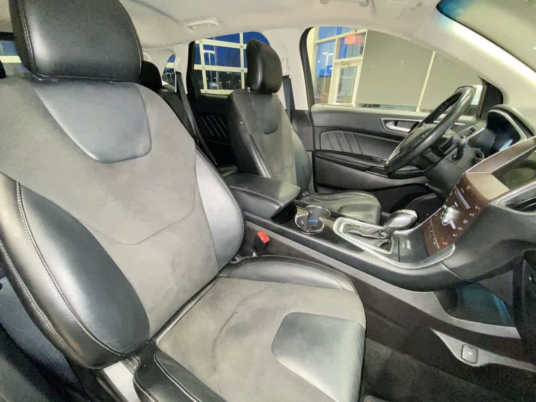 Thumbnail: 2017 Ford Edge - 25