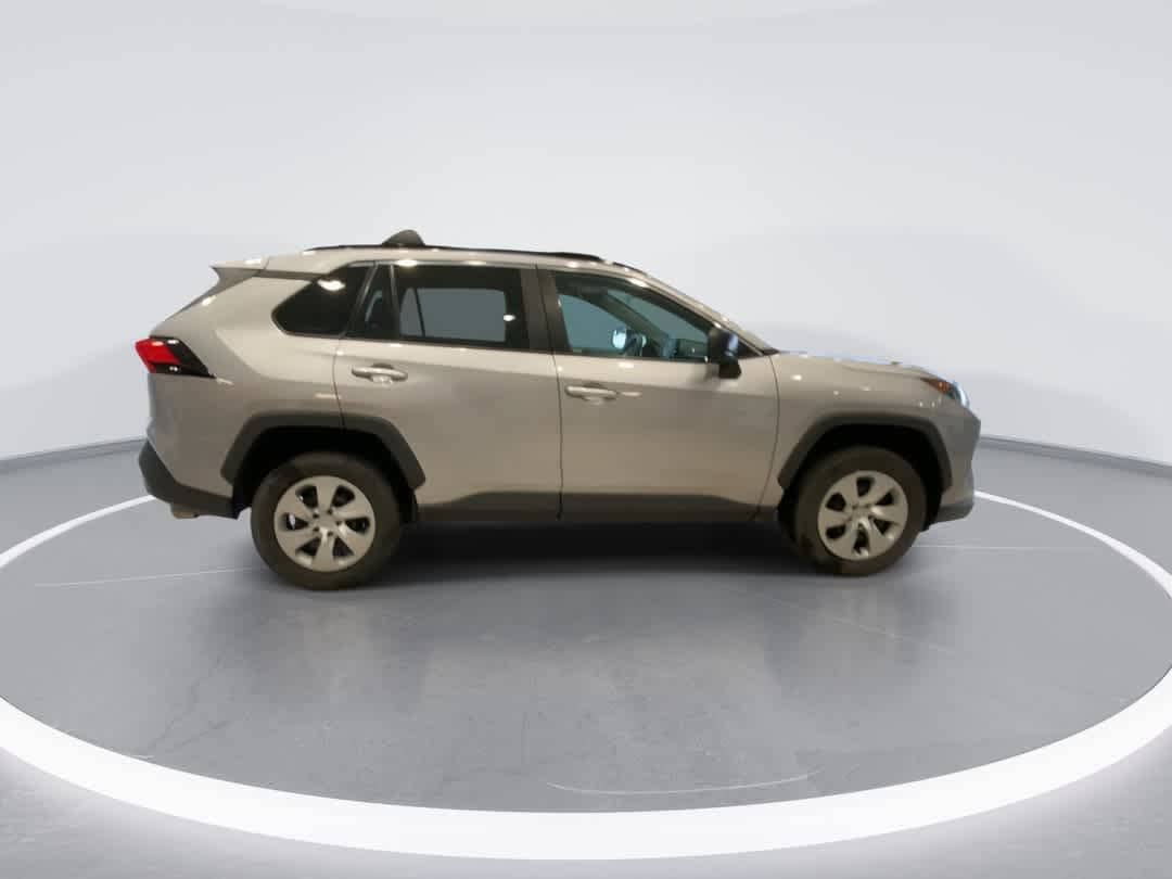 Thumbnail: 2020 Toyota RAV4 - 9
