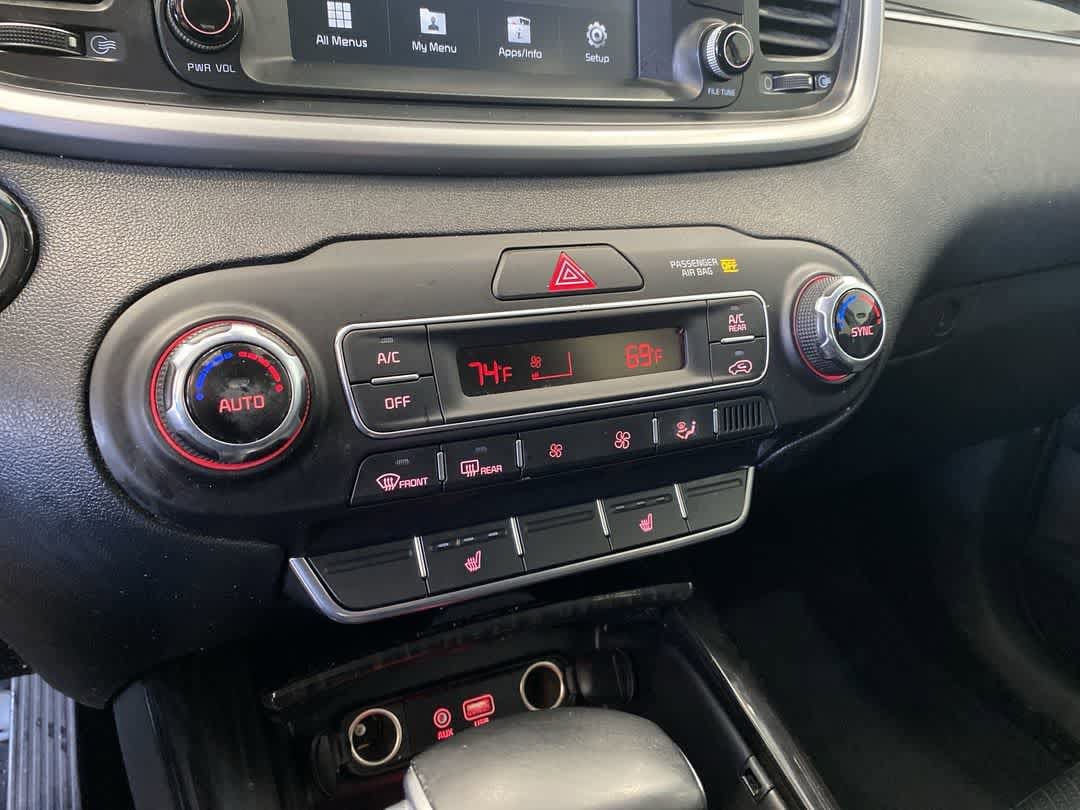 Thumbnail: 2020 Kia Sorento - 18