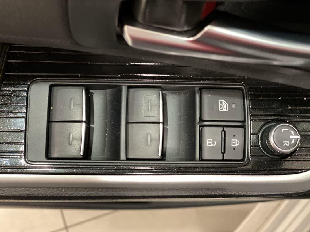 Thumbnail: 2026 Toyota Sienna - 16