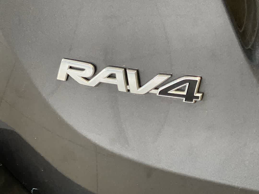 Thumbnail: 2015 Toyota RAV4 - 11