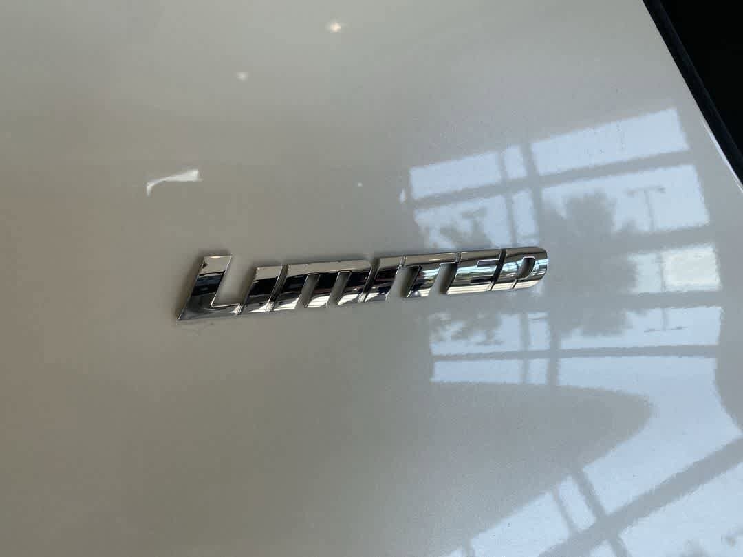 Thumbnail: 2019 Toyota 4Runner - 10