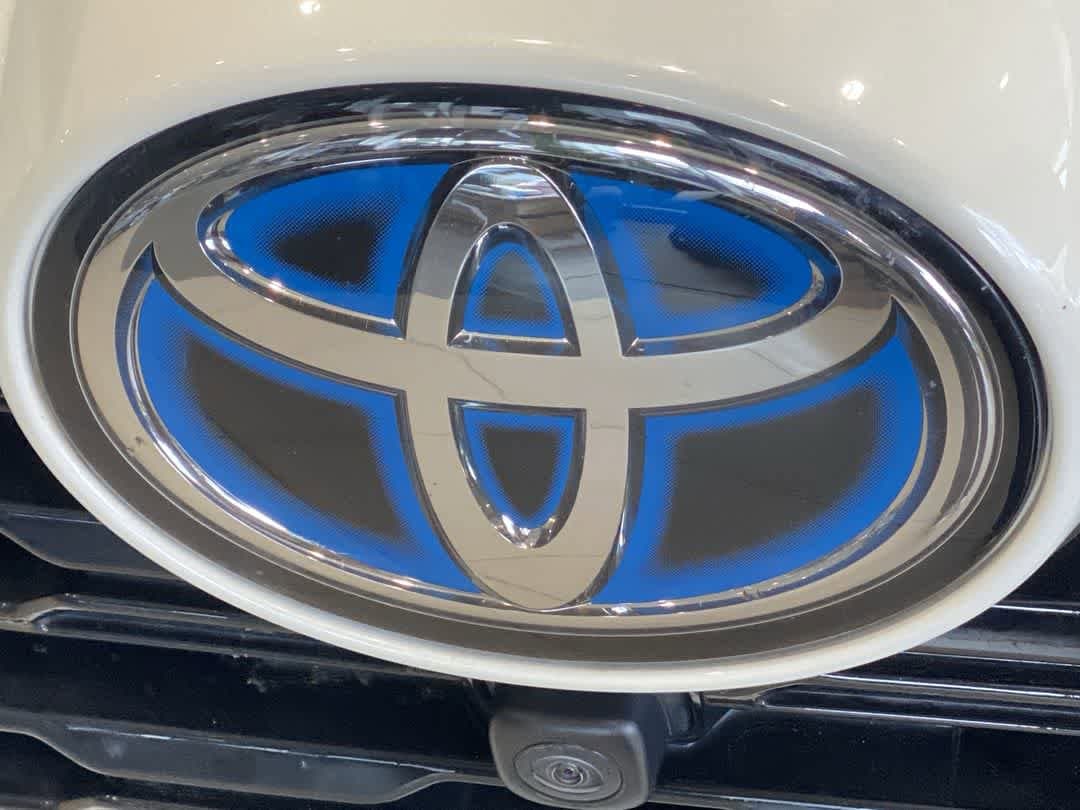 Thumbnail: 2022 Toyota RAV4 - 10