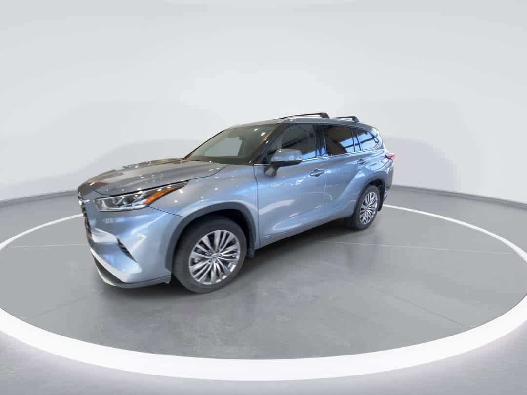Thumbnail: 2021 Toyota Highlander - 4