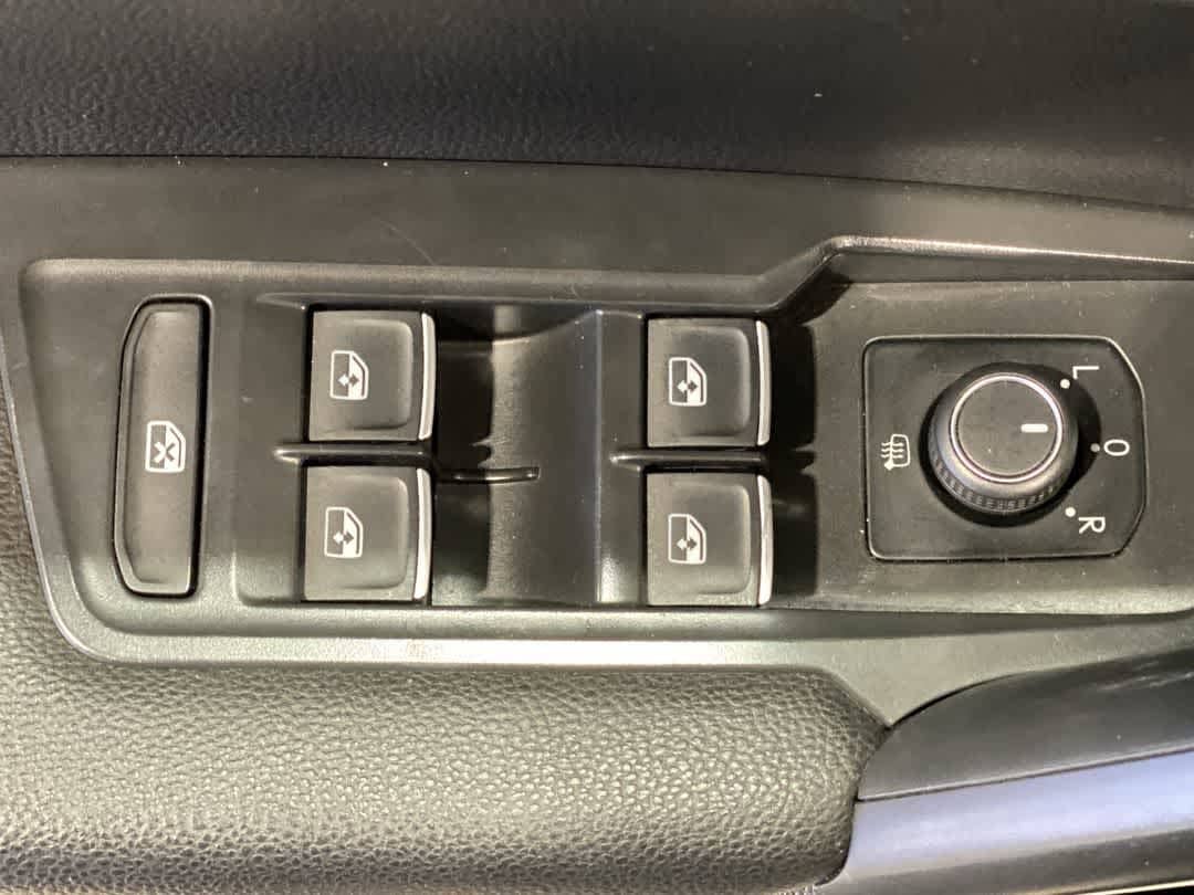 2021 Volkswagen Tiguan SE - Photo 16