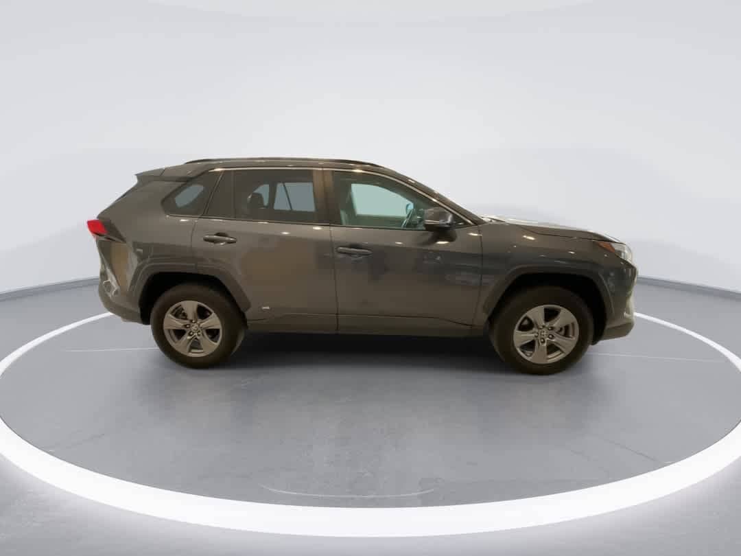 Thumbnail: 2022 Toyota RAV4 - 9