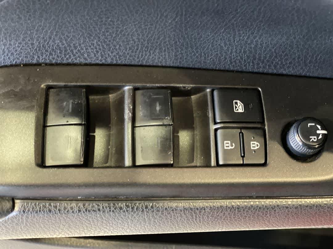 Thumbnail: 2023 Toyota Camry - 16