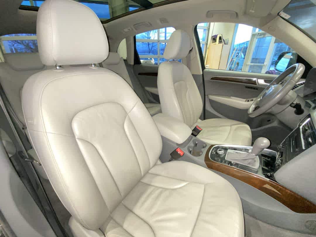 Thumbnail: 2010 Audi Q5 - 27