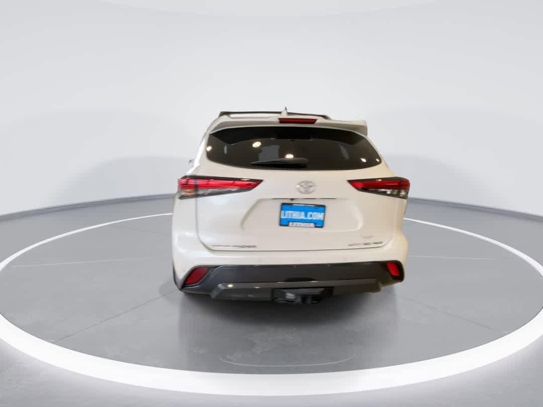 Thumbnail: 2021 Toyota Highlander - 7
