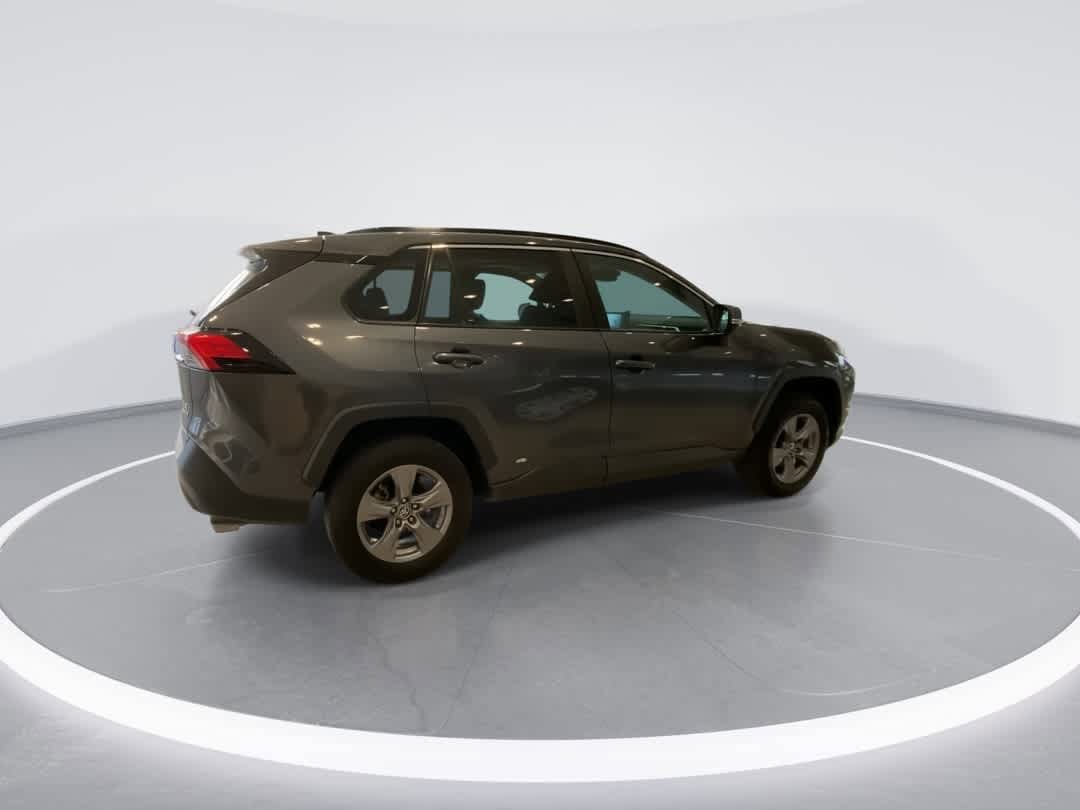 Thumbnail: 2022 Toyota RAV4 - 8