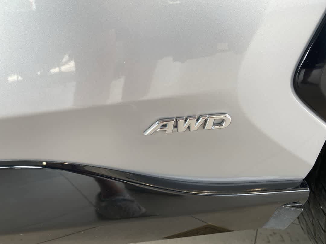 Thumbnail: 2022 Toyota RAV4 - 10