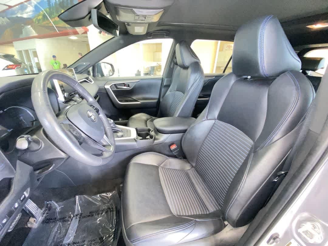 Thumbnail: 2021 Toyota RAV4 - 14