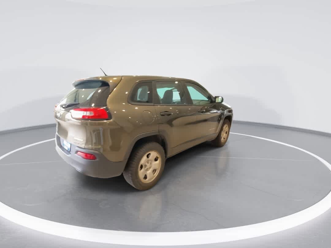 Thumbnail: 2015 Jeep Cherokee - 8