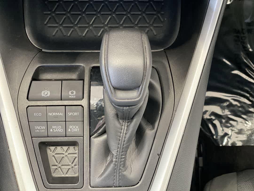 Thumbnail: 2025 Toyota RAV4 - 22