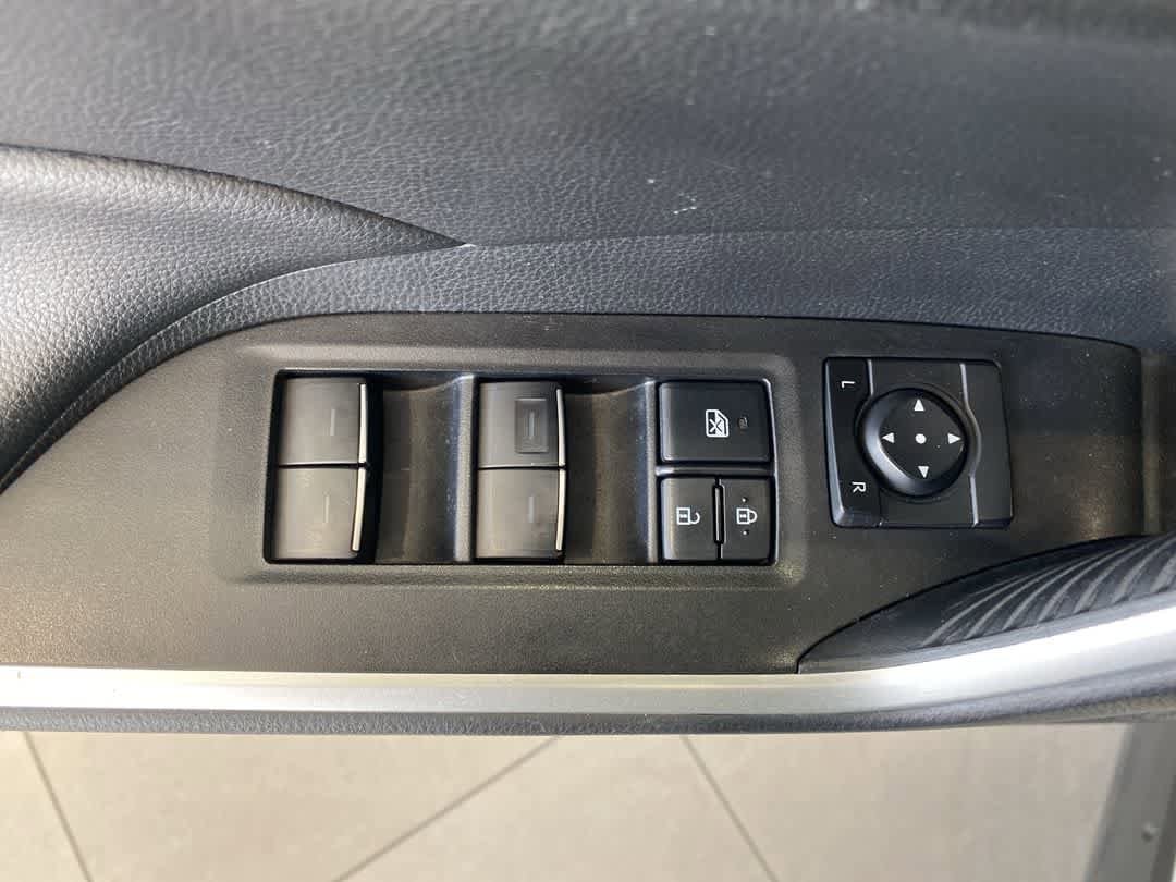 Thumbnail: 2022 Toyota RAV4 - 15