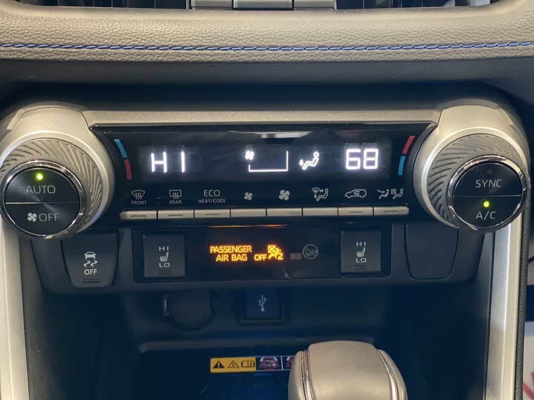 Thumbnail: 2022 Toyota RAV4 - 22